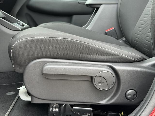 Hyundai Kona Electric Comfort Smart 48.4 kWh / SOH 100% / Fabrieksgarantie tot 2-2030 / Adaptieve Cruise / Navigatie / Camera / Stoel Verwarming / Stuurwiel Verwarming / Adaptieve Cruise /