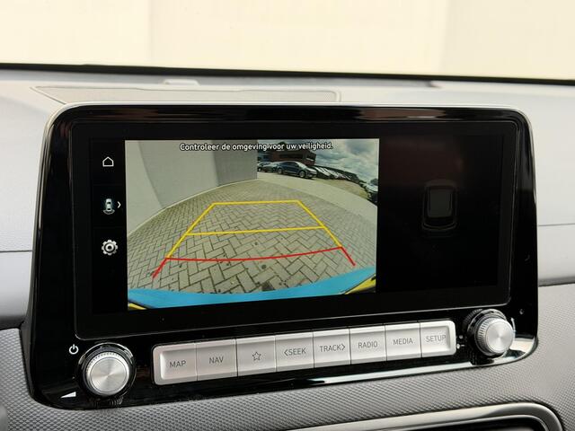 Hyundai Kona EV Comfort 64 kWh / Accu SOH 100% / Volledig Onderhouden / 8 Jaar Batterij Garantie / Adaptieve Cruise / Navigatie / Warmtepomp / Krell Audio / Camera / PDC /