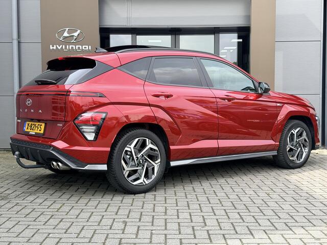 Hyundai Kona 1.6 GDI HEV N Line Sky / Trekhaak 1.300 KG / Schuif- & Kanteldak / BOSE Audio / 360 Camera / Memory Seat / Elek. Bedienbare Voorstoelen / Stoelverwarming Voor + Achter / Stoelverkoeling / Elek. Achterklep /