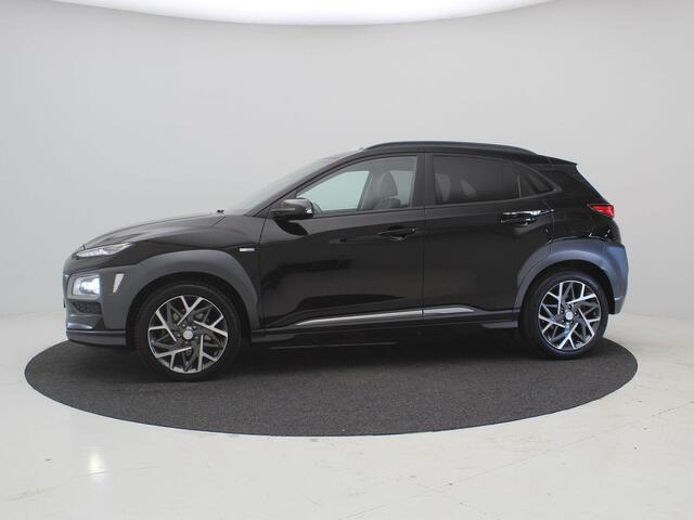 Hyundai Kona 1.6 GDI HEV Premium Automaat / Trekhaak / Lederen bekleding / HUD Display / Navigatie / Adaptieve Cruise Control / Elektrisch stoel voor / Stoel verwarming & koeling voor / NL Auto / Historie aanwezig /