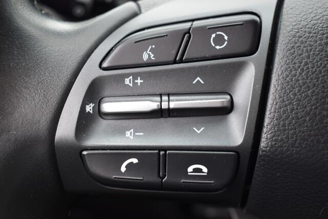 Hyundai Kona 1.0T Essence | Navigatie | Climate-/ Cruise Control | Camera + Sensoren |