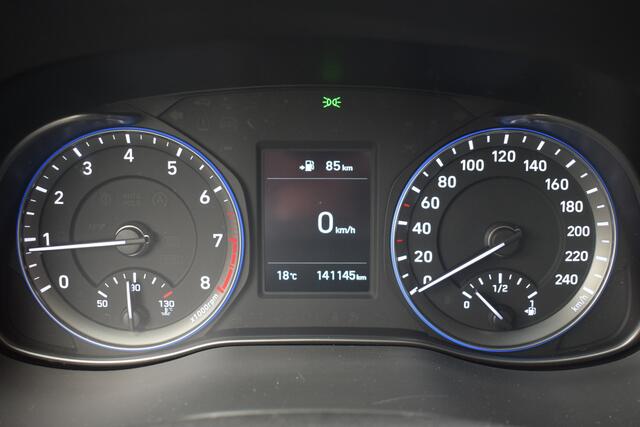 Hyundai Kona 1.0T Essence | Navigatie | Climate-/ Cruise Control | Camera + Sensoren |