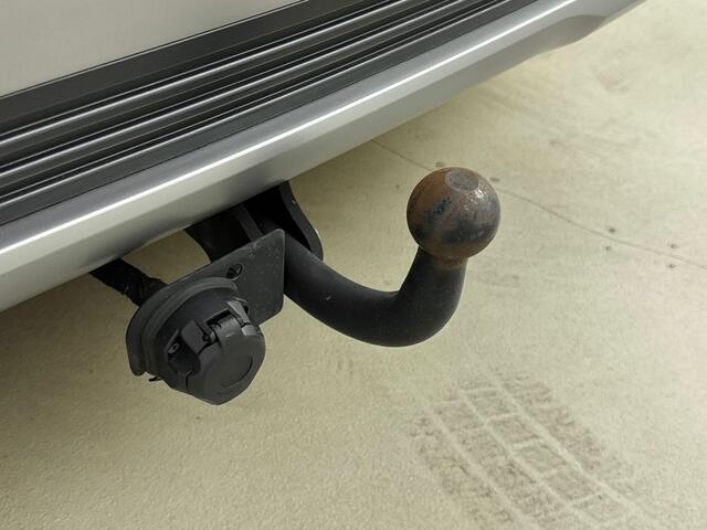 Hyundai Kona 1.6 GDI HEV Premium | Trekhaak 1300kg | Achteruitrij camera | All season banden | Stoel & stuur verwarming | Elektrische stoelen | Adaptive cruise | Dodehoek detectie |