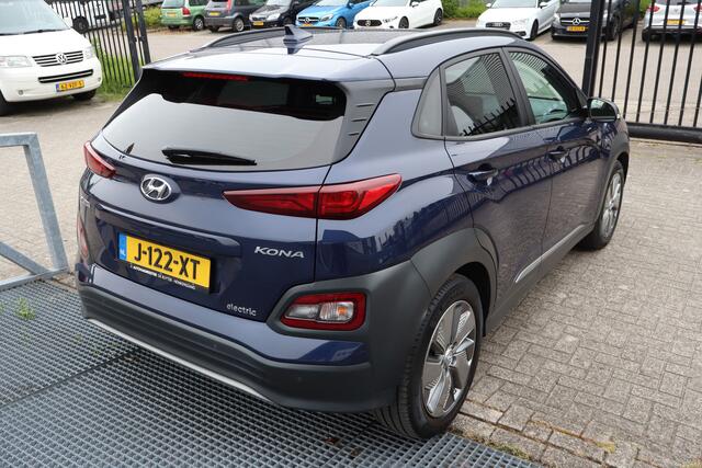 Hyundai Kona EV Comfort 64 kWh Dealeronderhouden! Achteruitrijcamera/Apple carplay/Warmtepomp/Adaptieve cruise control/Lane assist/Climate control/Navigatie