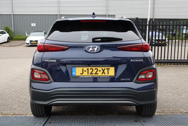 Hyundai Kona EV Comfort 64 kWh Dealeronderhouden! Achteruitrijcamera/Apple carplay/Warmtepomp/Adaptieve cruise control/Lane assist/Climate control/Navigatie