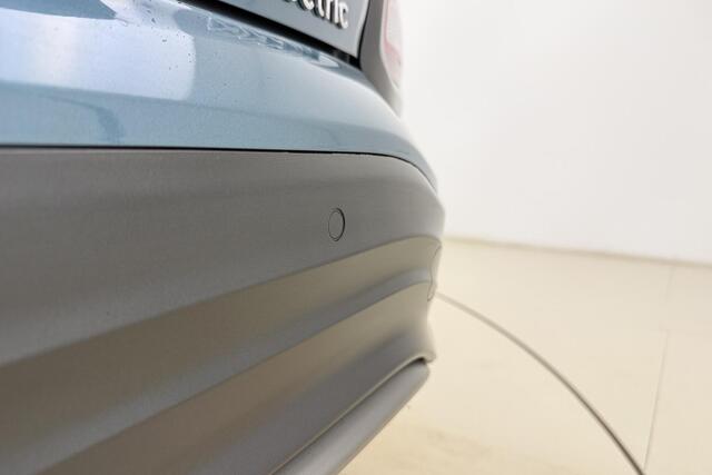 Hyundai Kona EV Fashion 64 kWh 204pk | SOH 100%! | Navigatie | Camera | Stoelverwarming | Climate Control | Cruise Control | Keyless Start | Warmtepomp