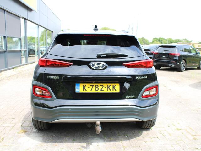 Hyundai Kona EV Premium 64 kWh | Trekhaak | Leder | Stoelverwarming/Koeling | Krell |