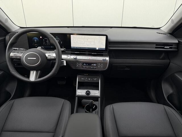 Hyundai Kona 1.6 GDI HEV Premium / ¤ 4.000,- Voordeel Op Nieuw Prijs / Rijklaarprijs / Direct Leverbaar / Modeljaar 2026 / Navigatie / 18" LMV / Adaptieve Cruise Control / Parkeersensoren voor en achter / Stoelverkoeling / Stuurverwarming /
