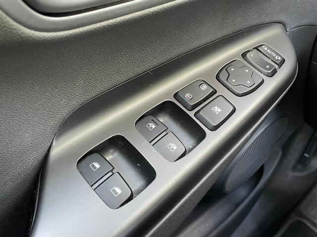 Hyundai Kona EV Premium 64 kWh - Stoelverw. + ventilatie | Prem. audio | Adpt. cruise