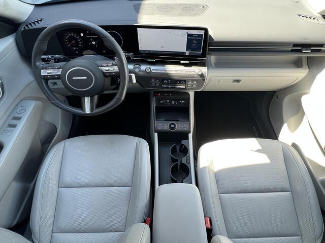 Hyundai Kona 1.6 GDI HEV Premium Sky / Automaat / Schuifdak / Leder / Camera 360° / Stoelventilatie / Stuur- en stoelverwarming / Apple Carplay Android / 18" LM wielen /