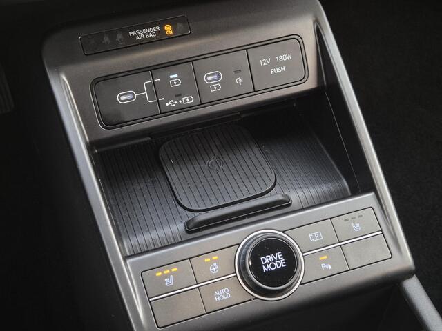 Hyundai Kona 1.6 GDI HEV Comfort Smart Automaat / Fabrieksgarantie tot 1-2030 / Stuur- & Stoel verwarming / Achteruitrijcamera / Apple Carplay Android Auto / Keyless Entry/Start / Adaptief cruise control / Draadloze telefoon lader / Climate control /