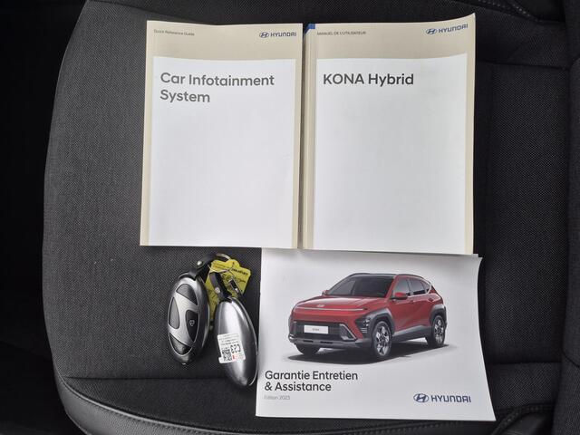 Hyundai Kona 1.6 GDI HEV Comfort Smart Automaat / Fabrieksgarantie tot 1-2030 / Stuur- & Stoel verwarming / Achteruitrijcamera / Apple Carplay Android Auto / Keyless Entry/Start / Adaptief cruise control / Draadloze telefoon lader / Climate control /