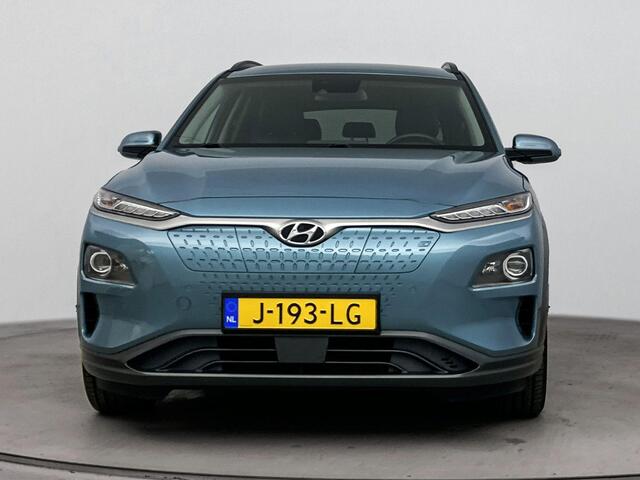 Hyundai Kona EV Premium 64 kWh | Trekhaak fietsendrager | Achteruitrij camera | Stoelverwarming & verkoeling | Navigatie | Apple carplay/android auto |