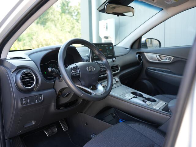 Hyundai Kona EV Comfort 64 kWh | Warmtepomp | Cruise control adaptief | Apple Carplay |