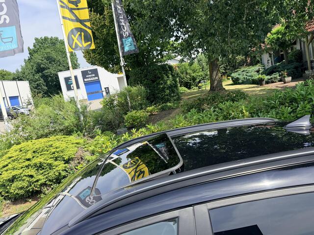 Hyundai Kona EV Premium Sky 64kWh 204PK LederoSchuifdak