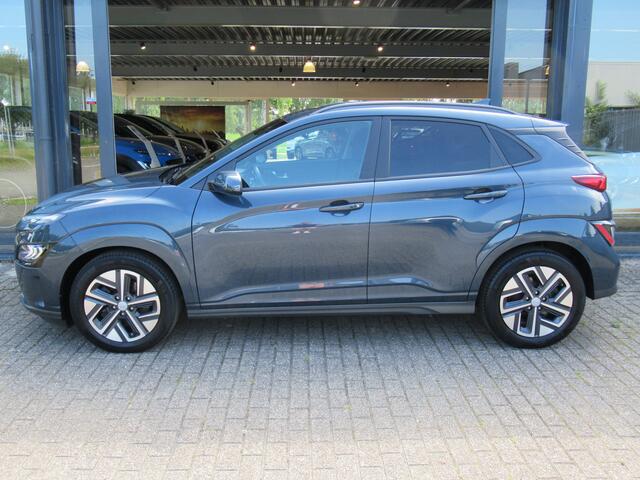 Hyundai Kona EV Premium Edition 64 kWh 1e eigen | dealer onderh | head up | LED kopl | keyless | navi | warmtepomp | elektr.stoelen