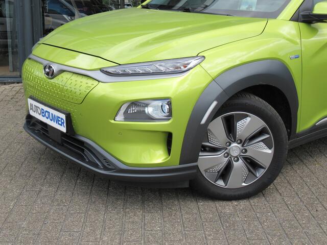 Hyundai Kona EV Premium Sky 64 kWh SOH 98,3 % 2e eigen | dealer onderh | Full option!!