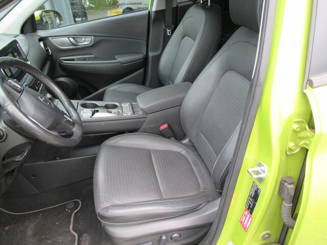 Hyundai Kona EV Premium Sky 64 kWh SOH 98,3 % 2e eigen | dealer onderh | Full option!!