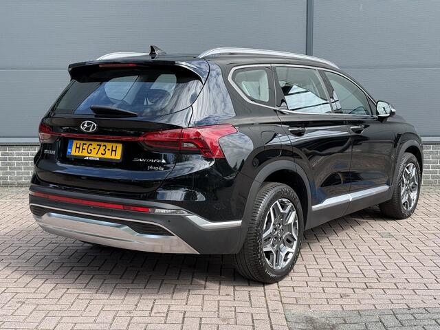 Hyundai SANTA FE 1.6 T-GDI PHEV Comfort Smart Automaat / 7 persoons / Plug-in / Stoelverwarming / Trekgewicht 1350 Kg / Adaptief cruise control / Elektrische Stoelen / Krell Premium Audio / Apple Carplay Android Auto /