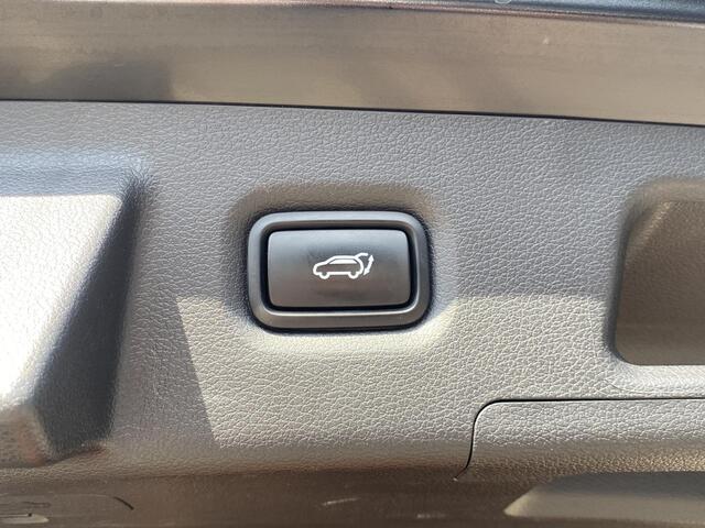 Hyundai SANTA FE 1.6 T-GDI PHEV Premium Sky VAN: 37.900,- VOOR: 35.440,- UW HERFSTVOORDEEL: 2.460,- EURO | RIJKLAARPRIJS INCL. 12MND BOVAG