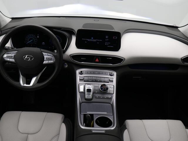 Hyundai SANTA FE 1.6 T-GDI PHEV Premium Plus Sky / Dealeronderhouden / Glazen Schuif- en Kanteldak / Stoelventilatie / Stuur-,Stoel en Achterbankverwarming / Rondomzichtcamera /