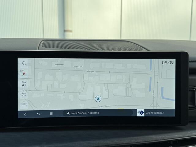 Hyundai SANTA FE 1.6 T-GDI PHEV Premium Plus 4WD 7p. / Stoelkoeling / Stuur- & Stoelverwarming / BOSE Audio / Zwart Leder / NL Auto /