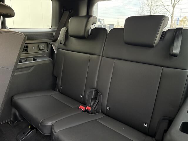 Hyundai SANTA FE 1.6 T-GDI PHEV Black Line 4WD 7p. / Apple Carplay/Android Auto / Stoel verkoeling/verwarming / Lederen bekleding / Airco /