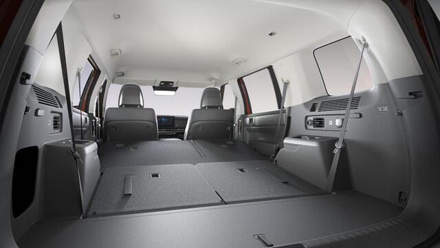 Hyundai SANTA FE 1.6 T-GDI HEV Comfort 7p. /Incl. ¤2500,- inruilvoordeel / Navigatie / Apple & Android carplay / Airco / Achteruitrijcamera / levertijd 3 maanden /