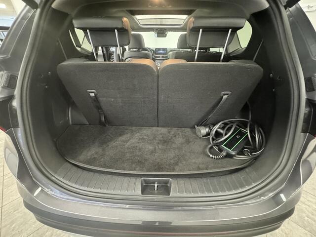 Hyundai SANTA FE 1.6 T-GDI PHEV Premium Sky 7p. | PANO | Camera |