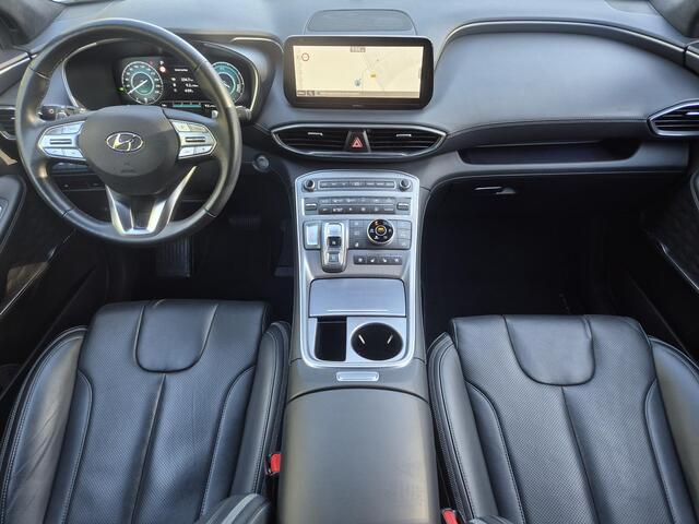 Hyundai SANTA FE 1.6 T-GDI PHEV Plug-in Premium Plus Sky Automaat / SOH 100% / HUD / Trekhaak afneembaar / Glazen schuif- en kanteldak / Trekgewicht 1350 kg / Rondomzicht camera / Stuur-, Stoel en Achterbankverwarming / Elektrische achterklep /