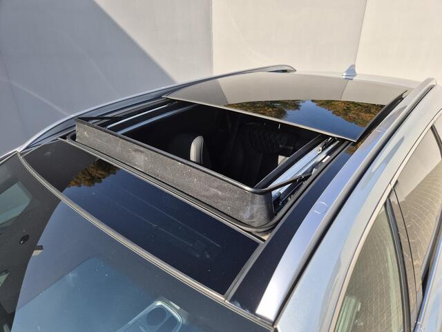 Hyundai SANTA FE 1.6 T-GDI PHEV Plug-in Premium Plus Sky Automaat / Apple Carplay Android Auto / HUD / Trekgewicht 1350 kg / Glazen schuif- en kanteldak / Elektrische achterklep / Rondomzicht camera / Adaptief CC /