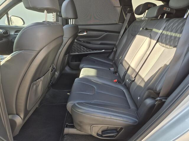 Hyundai SANTA FE 1.6 T-GDI PHEV Plug-in Premium Plus Sky Automaat / Apple Carplay Android Auto / HUD / Trekgewicht 1350 kg / Glazen schuif- en kanteldak / Elektrische achterklep / Rondomzicht camera / Adaptief CC /