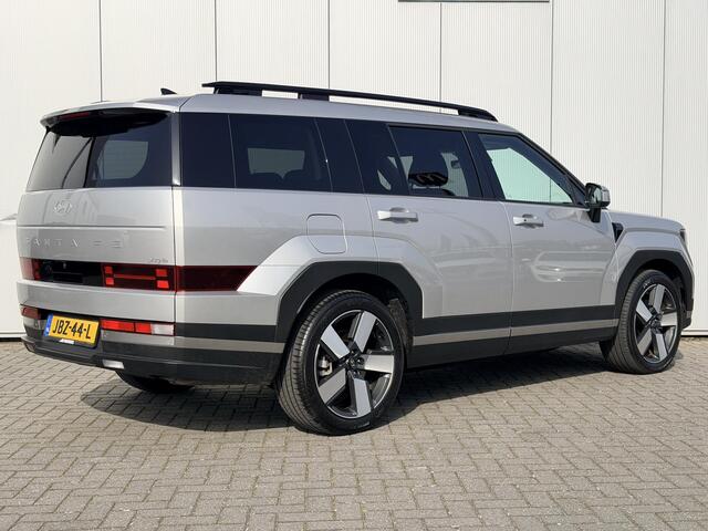 Hyundai SANTA FE 1.6 T-GDI PHEV Comfort Smart 4WD 7p. Automaat / 7 Persoons / Adaptive Cruise Control / Elek. Stoelen Voor / Stoel- & Stuurverwarming / Keyless / Elek. Achterklep / Achteruitrijcamera /