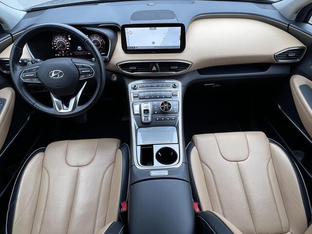 Hyundai SANTA FE 1.6 T-GDI PHEV 5p Premium Plus Sky / Fabrieksgarantie tot 11-2026 / 1.350 kg trekgewicht / Pano schuifdak / Leder / HUD / Camera 360° / Stuur-, stoel- en achterbankverwarming / Stoelventilatie / Apple Carplay Android / Winterwielen inclusief /