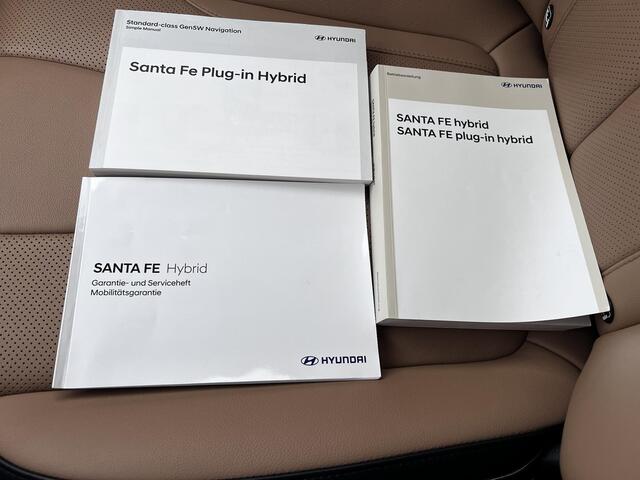 Hyundai SANTA FE 1.6 T-GDI PHEV 5p Premium Plus Sky / Fabrieksgarantie tot 11-2026 / 1.350 kg trekgewicht / Pano schuifdak / Leder / HUD / Camera 360° / Stuur-, stoel- en achterbankverwarming / Stoelventilatie / Apple Carplay Android / Winterwielen inclusief /