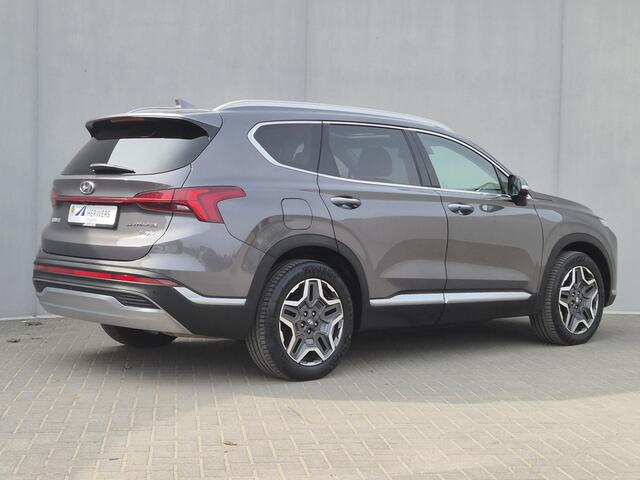 Hyundai SANTA FE 1.6 T-GDI PHEV Premium Sky 7P automaat / 7 persoons / Accu SOH 100% / Dealer onderhouden / Afneembare trekhaak / Head Up Display / Trekgewicht 1350 kg / Glazen schuif- en kanteldak / Stuur- Stoel & Achterbankverwarming /