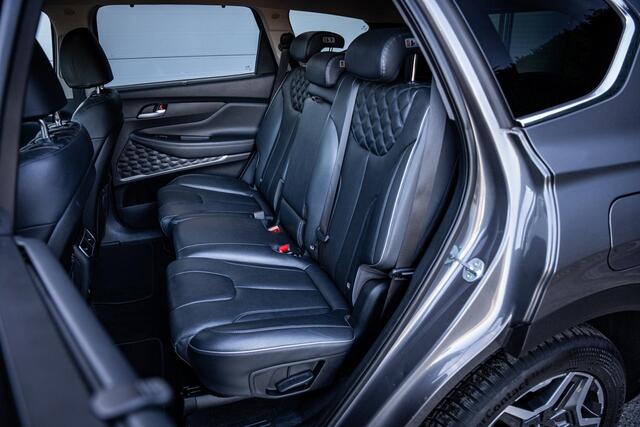 Hyundai SANTA FE 1.6 T-GDI HEV Premium Sky 7pers. 360° I Stoelkoeling I Krell-audio I Trekhaak I NL-auto I 1e-eig. I Dealer-o.h.