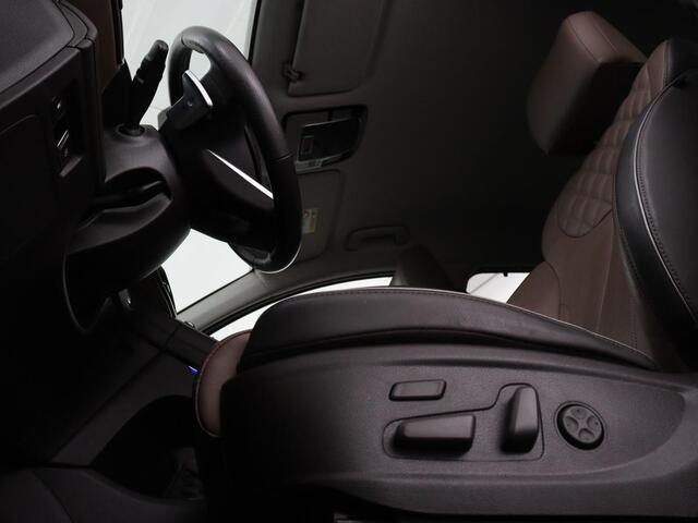 Hyundai SANTA FE 1.6 T-GDI PHEV Premium 7 Persoons | SOH 97,2% | Stoelventilatie | Trekhaak | Head-Up | Leder | Achterbankverwarming | 360 Camera | Carplay | Keyless | Adaptive cruise | Navigatie | Plug In