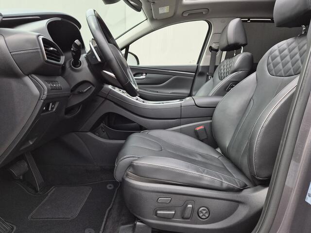 Hyundai SANTA FE 1.6 T-GDI PHEV Premium Sky / Dealer onderhouden / Fabrieksgarantie tot 03-2027 / Head Up Display / Trekhaak afneembaar / Glazen schuif- en kanteldak / EAER bereik 58 km bereik stad 69 km / Trekgewicht 1350 kg / Stuur- Stoel & Achterbank verwarming / Elek