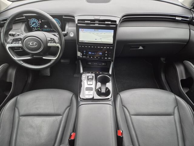 Hyundai TUCSON 1.6 T-GDI PHEV Premium Sky 4WD Automaat / Apple Carplay Android Auto / Glazen schuif- en kanteldak / Rondomzicht camera / Stuur-, Stoel en Achterbankverwarming / Trekgewicht 1350 kg / Stoelventilatie /