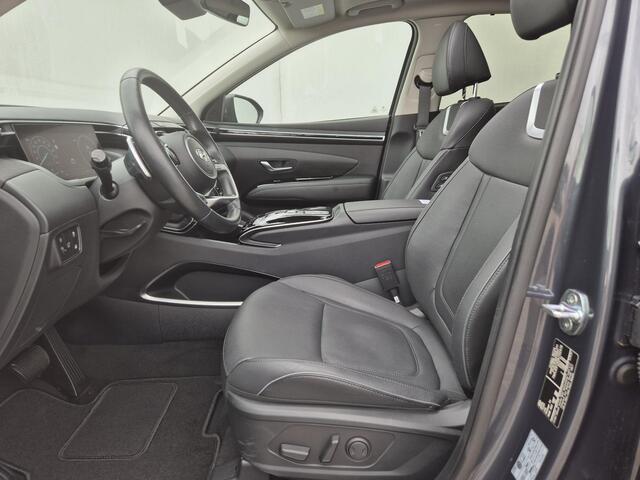 Hyundai TUCSON 1.6 T-GDI PHEV Premium Sky 4WD Automaat / Apple Carplay Android Auto / Glazen schuif- en kanteldak / Rondomzicht camera / Stuur-, Stoel en Achterbankverwarming / Trekgewicht 1350 kg / Stoelventilatie /
