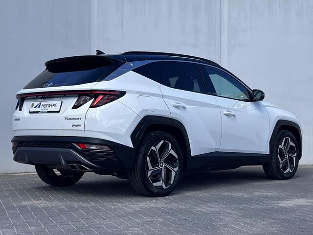 Hyundai TUCSON 1.6 T-GDI PHEV Premium 4WD Automaat / Dealer onderhouden / Afneembare trekhaak 1.350 kg / Elektr. klep en stoelen / Stoelventilatie / Stuur-, stoel- en achterbankverwarming /