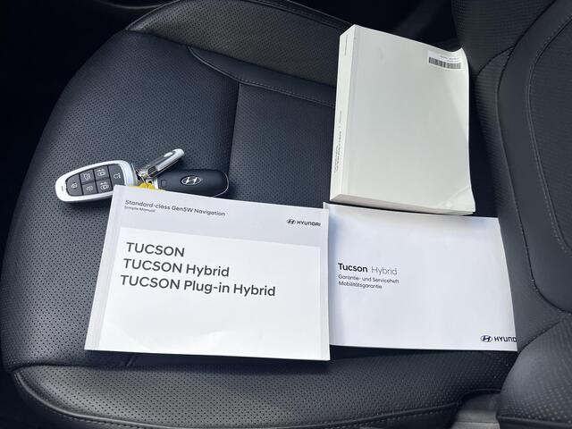 Hyundai TUCSON 1.6 T-GDI PHEV Premium 4WD Automaat / Dealer onderhouden / Afneembare trekhaak 1.350 kg / Elektr. klep en stoelen / Stoelventilatie / Stuur-, stoel- en achterbankverwarming /