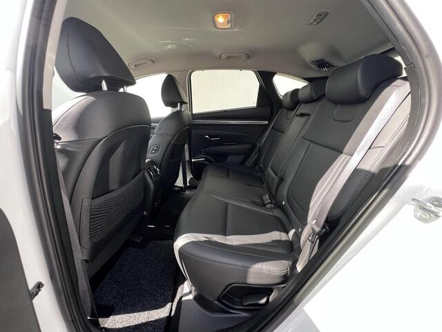 Hyundai TUCSON 1.6 T-GDI PHEV Premium 4WD / Dealer onderhouden / Trekhaakgewicht 1.350 kg / Elektr. klep en stoelen / Stoelventilatie / Stuur-, stoel- en achterbankverwarming / Navi / Apple Carplay Android /