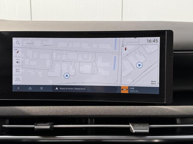 Hyundai TUCSON 1.6 T-GDI HEV Premium / 1e eig / NL auto / Trekhaak / Lederen bekleding / 360 camera / Electr. verstelbare stoelen / Stoel verwarming en Stoelventilatie / Led koplampen / 19" lm /