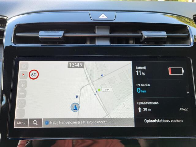 Hyundai TUCSON 1.6 T-GDI PHEV N Line Sky 4WD Automaat / Dealer onderhouden / Panorama Schuifdak / 1.350 kg Trekgewicht / Stoelventilatie / Stuur-, stoel- en achterbankverwarming / Navigatie / Apple Carplay Android / 19" LM wielen / All Season banden /