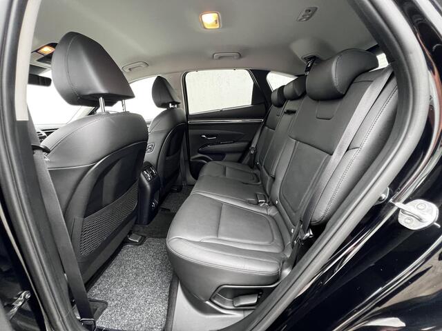 Hyundai TUCSON 1.6 T-GDI PHEV Plug in Premium 4WD / Dealer onderhouden / Leder / Afn. trekhaak 1.350 kg / Elektrische stoelen en klep / Navigatie / Stoelventilatie / Stuur-, stoel- en achterbankverwarming / 19" LM wielen /
