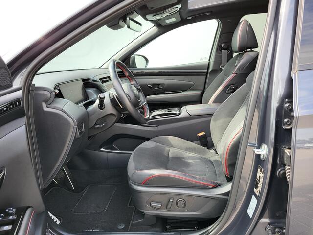 Hyundai TUCSON 1.6 T-GDI PHEV N Line Sky 4WD Automaat / Dealer onderhouden / Afn. trekhaak 1.350 kg / Panoramadak / Premium Audio / 19" velgen / Stuur-, voorstoel-, achterbankverwarming / Stoelventilatie / Navigatie / Apple Carplay / Android Auto