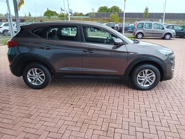Hyundai TUCSON 1.6 GDi Comfort, Airco, Carplay/Android auto, Cruise control, Navigatie, Stoelverwarming, Camera, Parkeersensoren, Dimlicht automatisch, Elektrische ramen en spiegels, Centrale vergrendeling met AB, Nette auto, Dealer onderhouden, BOVAG