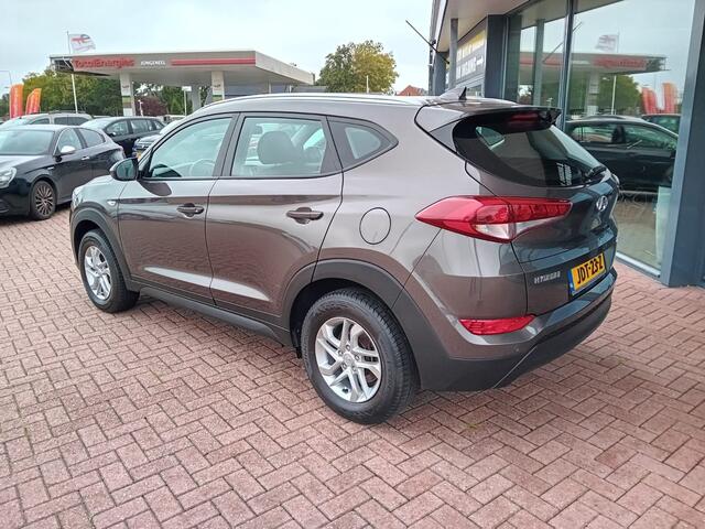 Hyundai TUCSON 1.6 GDi Comfort, Airco, Carplay/Android auto, Cruise control, Navigatie, Stoelverwarming, Camera, Parkeersensoren, Dimlicht automatisch, Elektrische ramen en spiegels, Centrale vergrendeling met AB, Nette auto, Dealer onderhouden, BOVAG